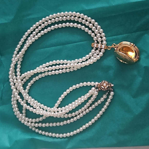 Faux Pearl Double Photo Locket